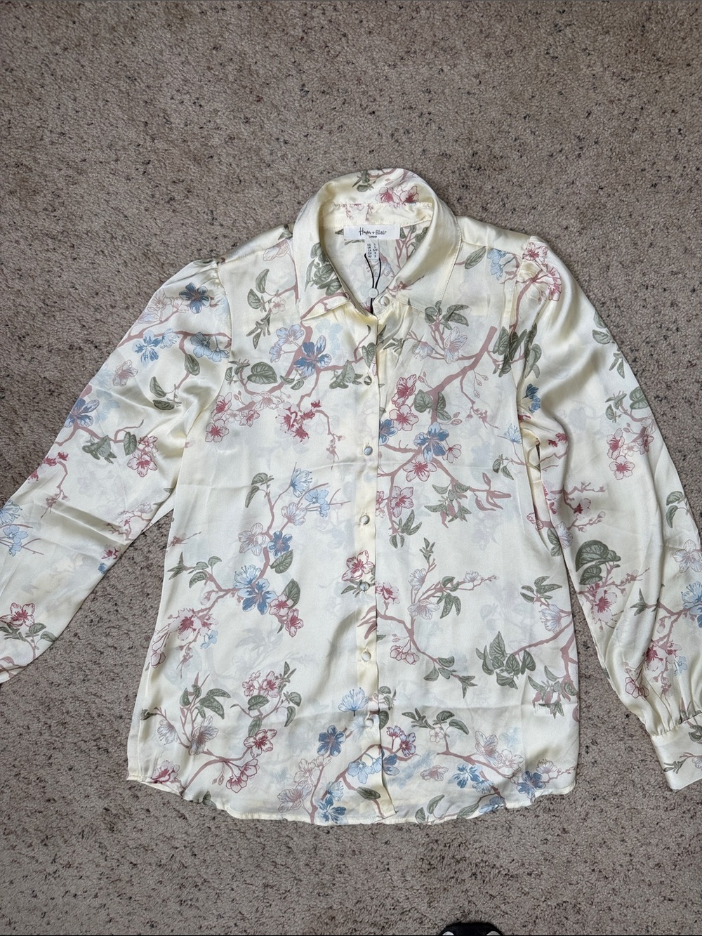 NWT Floral Button-Front Blouse in light yellow S